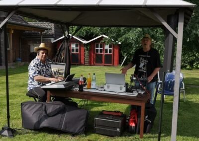 Dj Duo im Garten